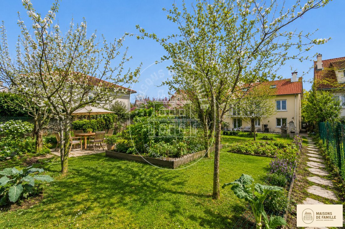 Villa in Mazurières, Rueil-Malmaison, France 1 - 18914682