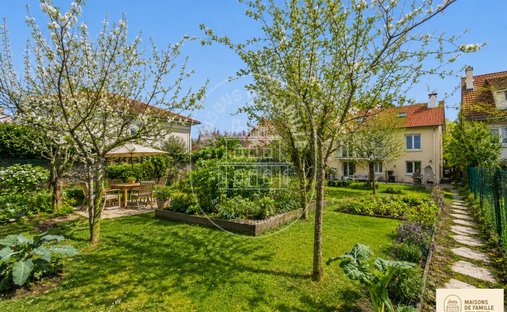 Villa in Mazurières, Rueil-Malmaison, France 1