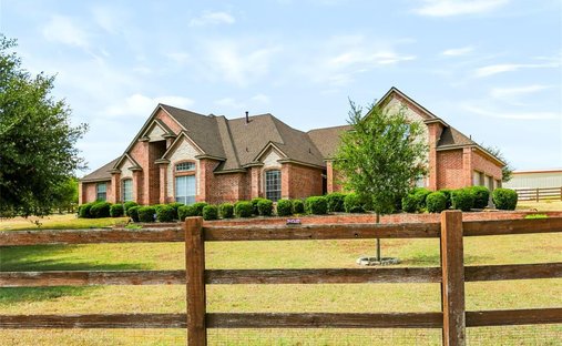 House in Cresson, Texas, United States 1