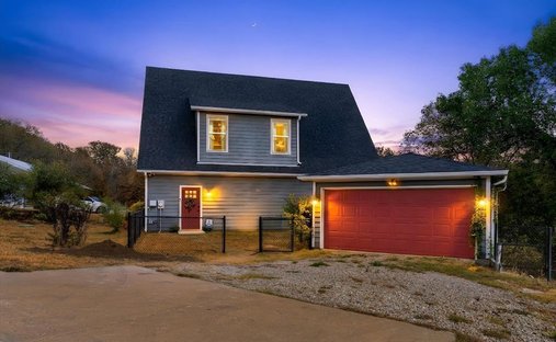 House in Lewisville, Texas, United States 1