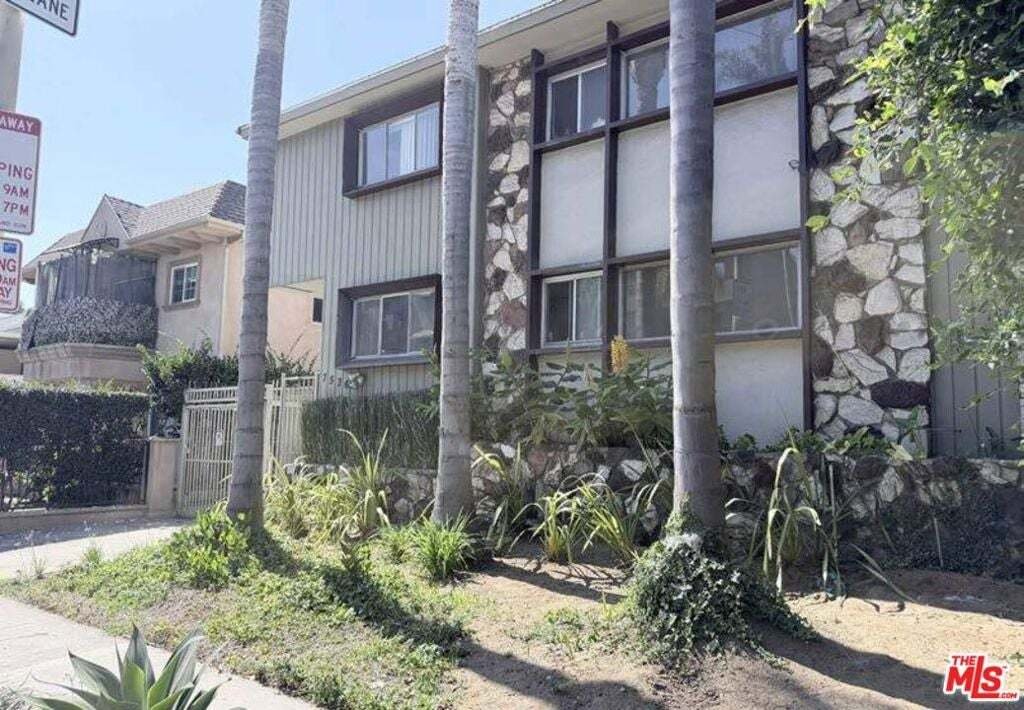 Los Angeles, California, United States 3 - 18912962
