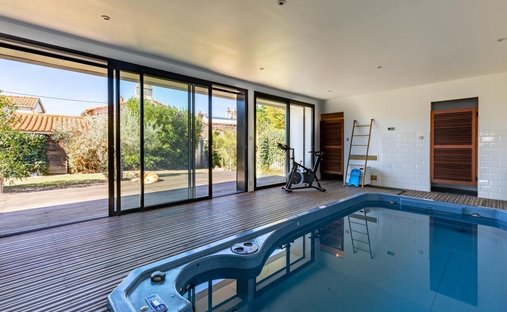House in Saint-Sebastien-sur-Loire, Pays de la Loire, France 1