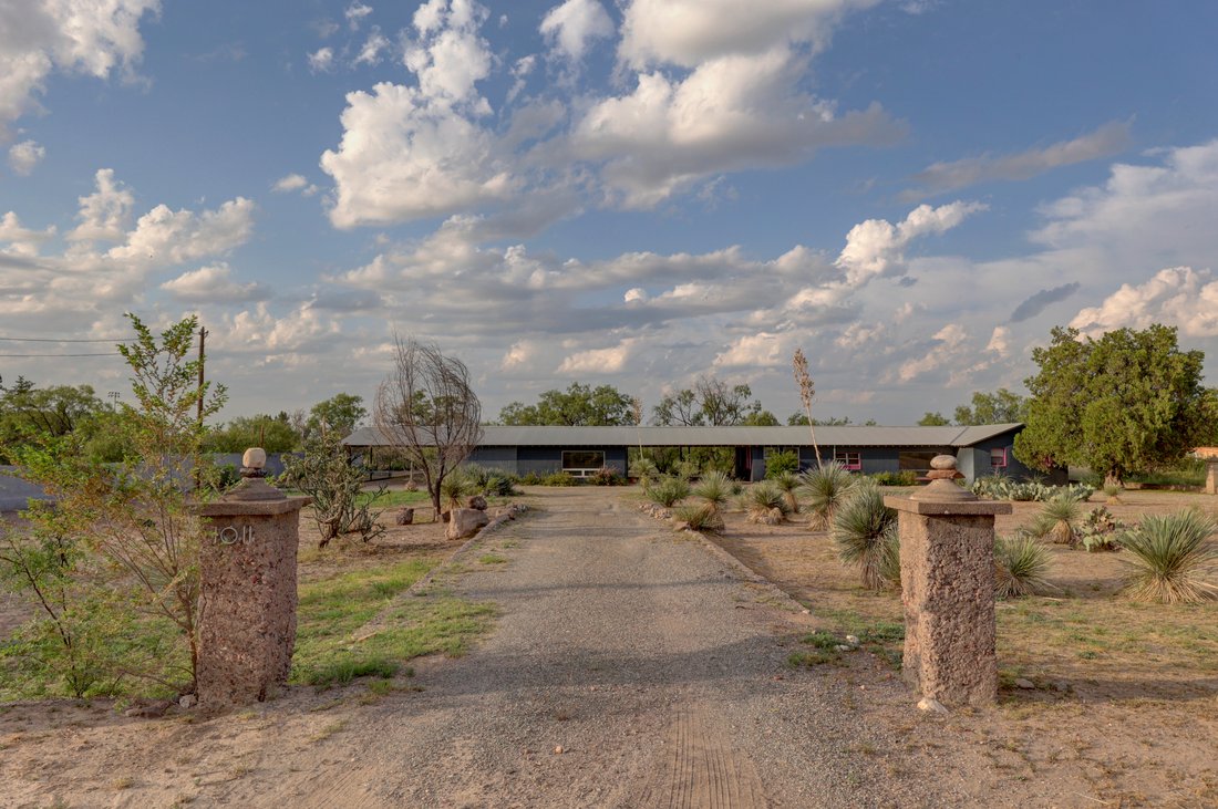 House in Marfa, Texas, United States 3 - 13882388