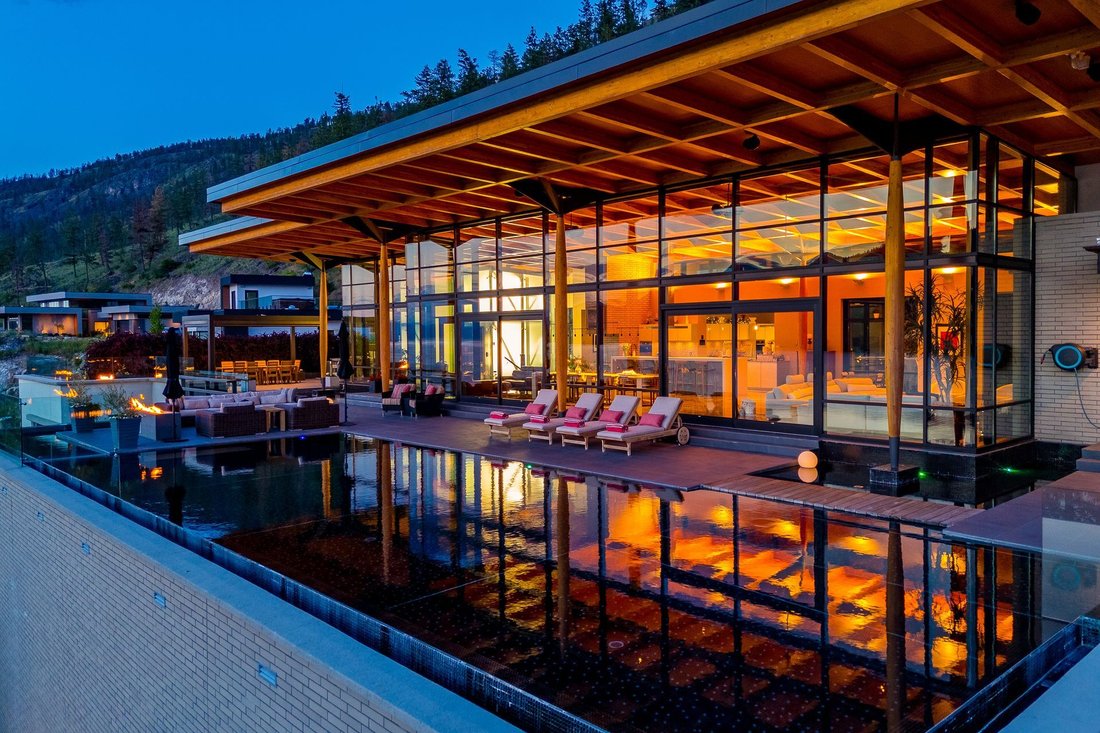 Haus in Kelowna, Britisch-Kolumbien, Kanada 2 - 18918314