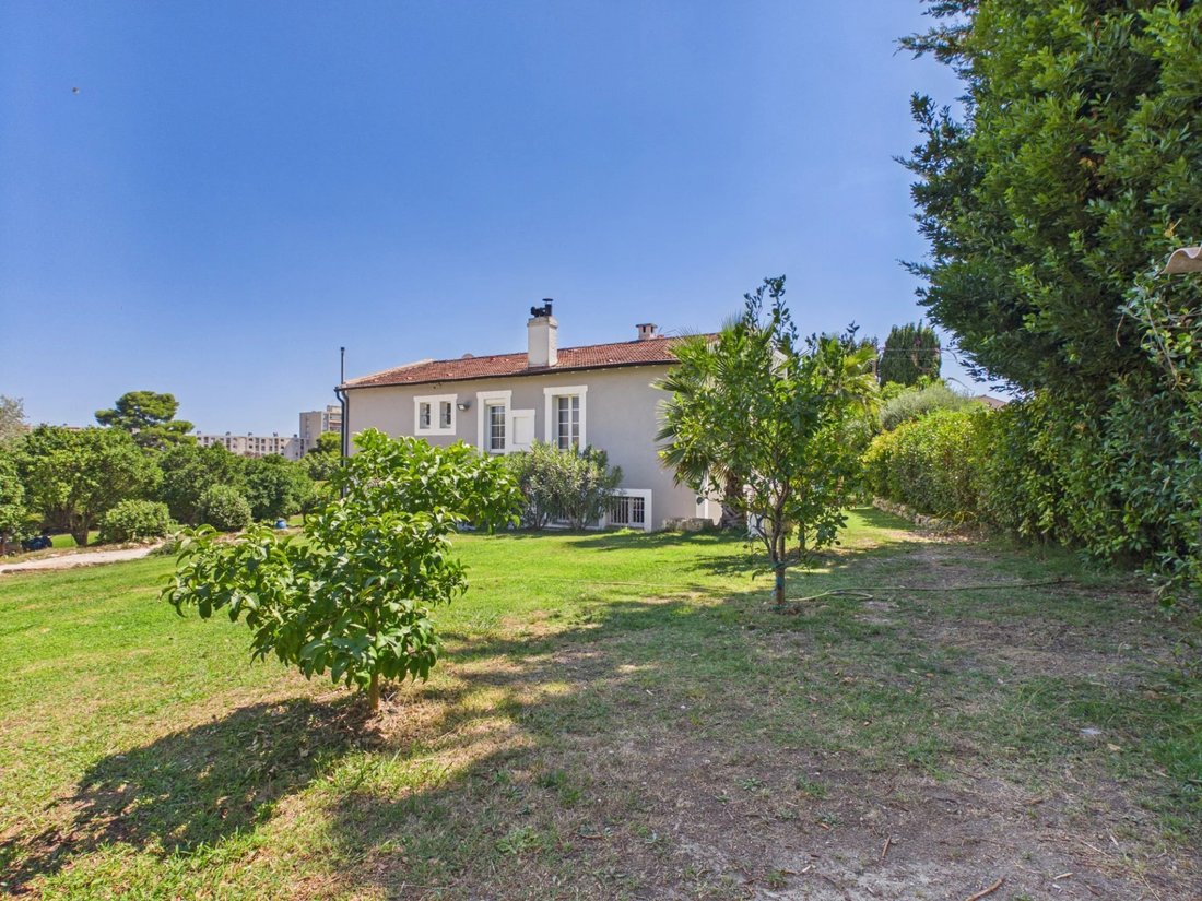 House in Fontmerle, Antibes, France 4 - 18907566