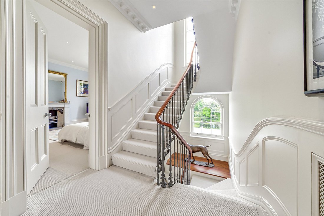House in Richmond Upon Thames, England 2 - 18906970