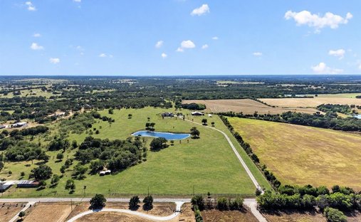 House in Grandview, Texas, United States 1