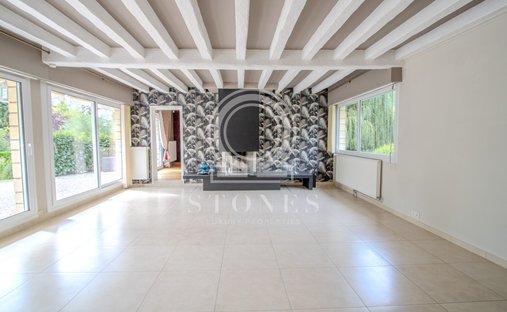 House in Crespieres, Ile-de-France, France 1