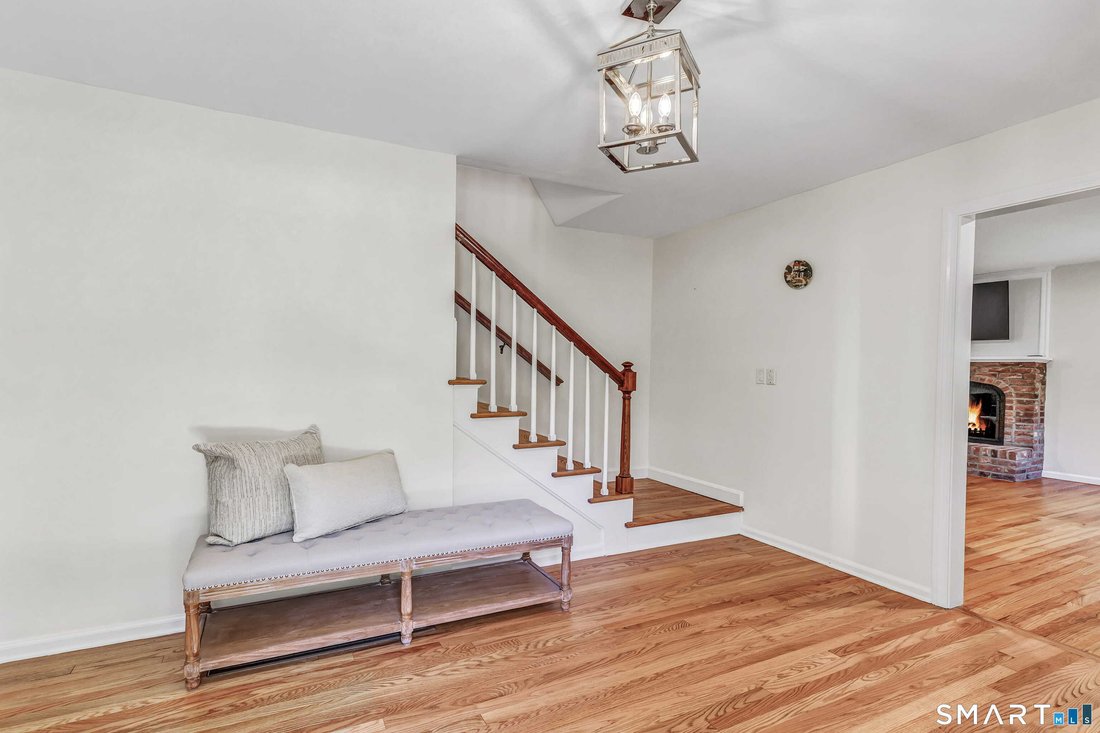 House in Trumbull, Connecticut, United States 4 - 18912730
