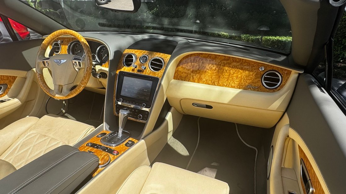 Cabriolet in Houston, TX, United States 2 - 18914075