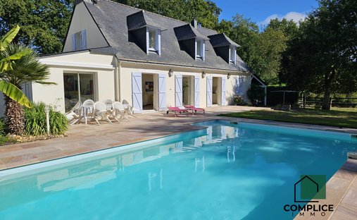House in Agglomeration, Vigneux-de-Bretagne, France 1