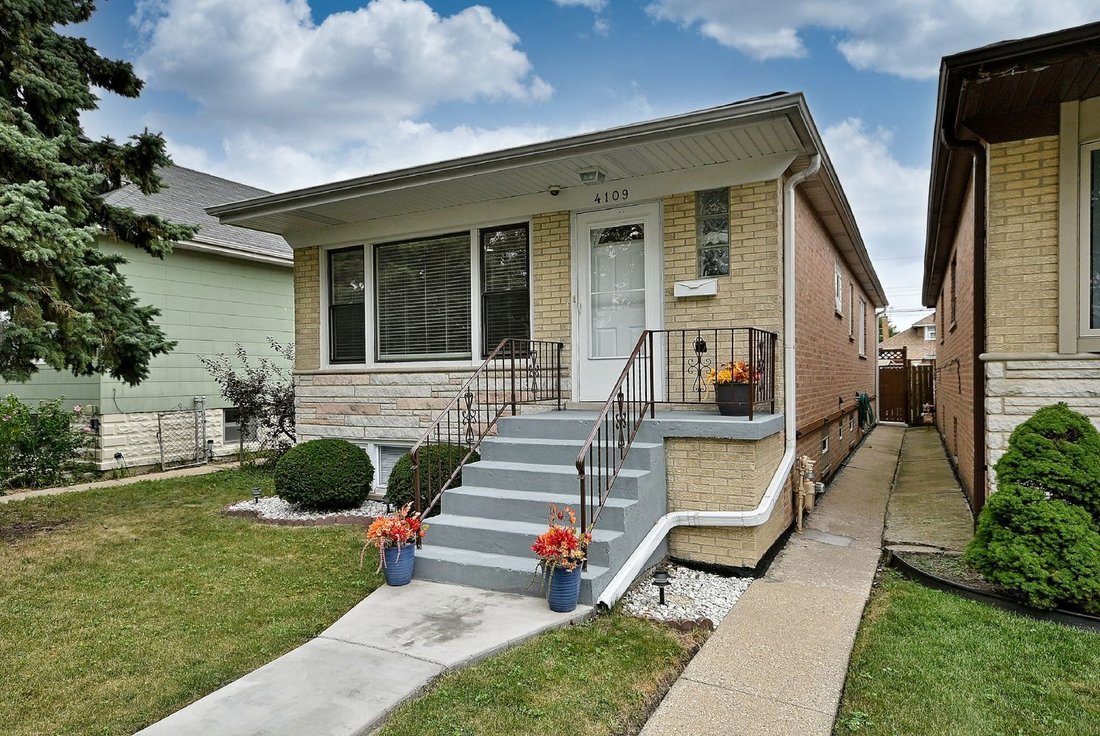 House in Chicago, Illinois, United States 2 - 18906424