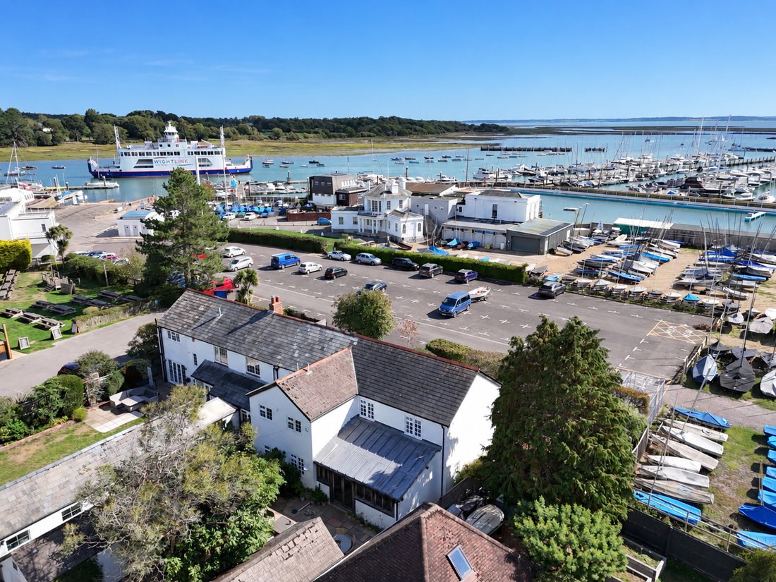 Haus in Lymington, England 1 - 18909302