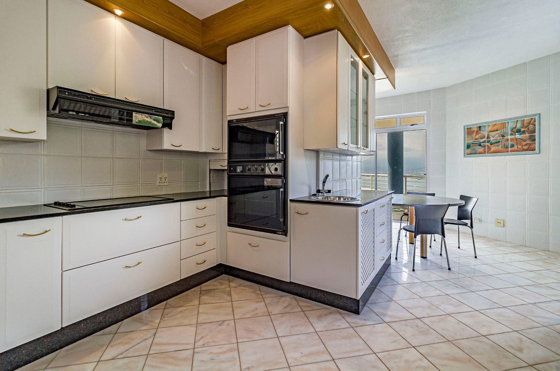 House in Mountainside, Helderberg, Cape Town 3 - 18909005