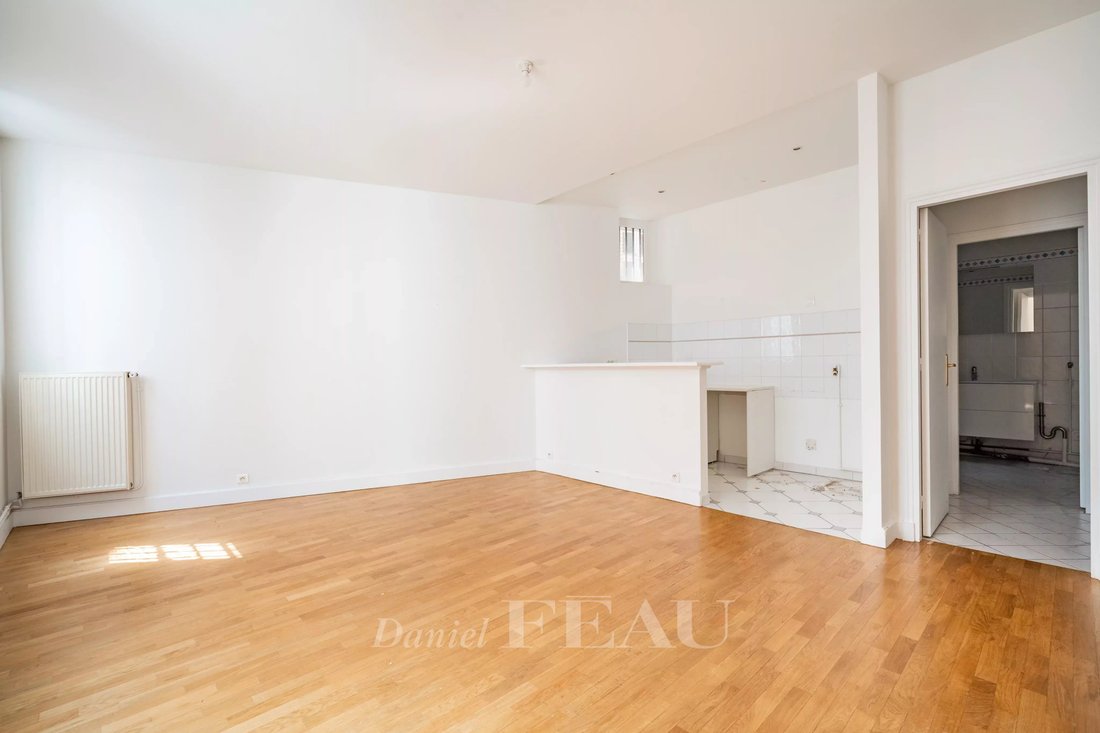 Apartment in Saint Placide, Paris 6e Arrondissement, Paris 2 - 18905623