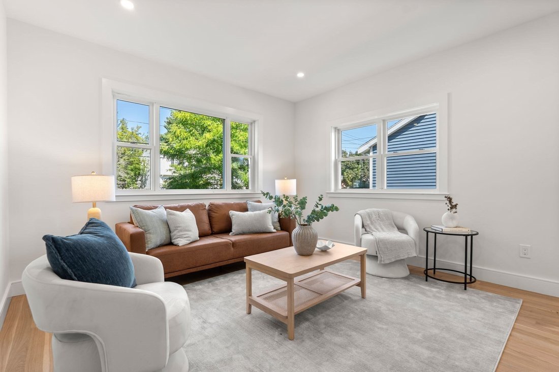 House in Medford, Massachusetts, United States 3 - 18912708