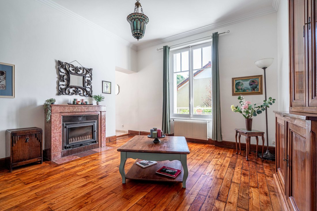 Maison à Fleurieu-sur-Saône, Auvergne-Rhône-Alpes, France 2 - 18920839