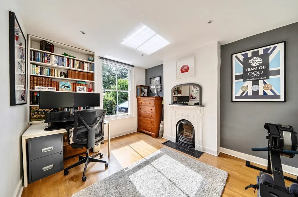 House in Holly Village, Haringey, England 4 - 18905867