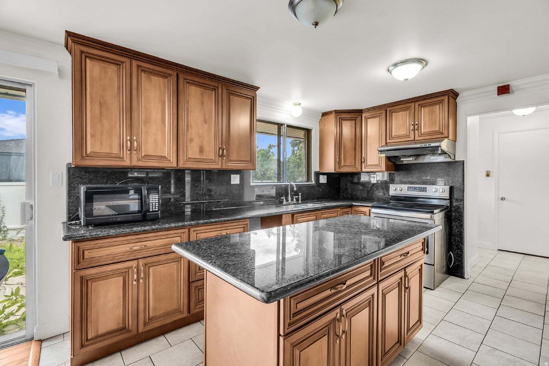 House in Holladay, Utah, United States 5 - 18912861