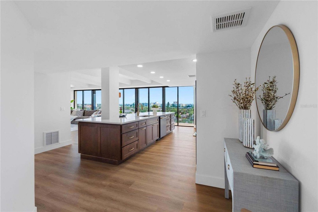 Condo in St. Pete Beach, Florida, United States 4 - 18905993