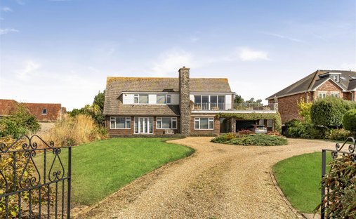House in Solent Breezes, Fareham, England 1