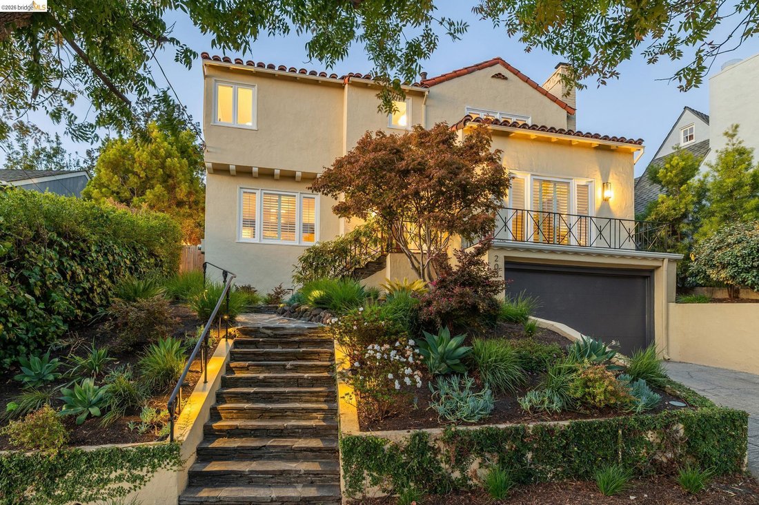 House in Oakland, California, United States 4 - 18909504