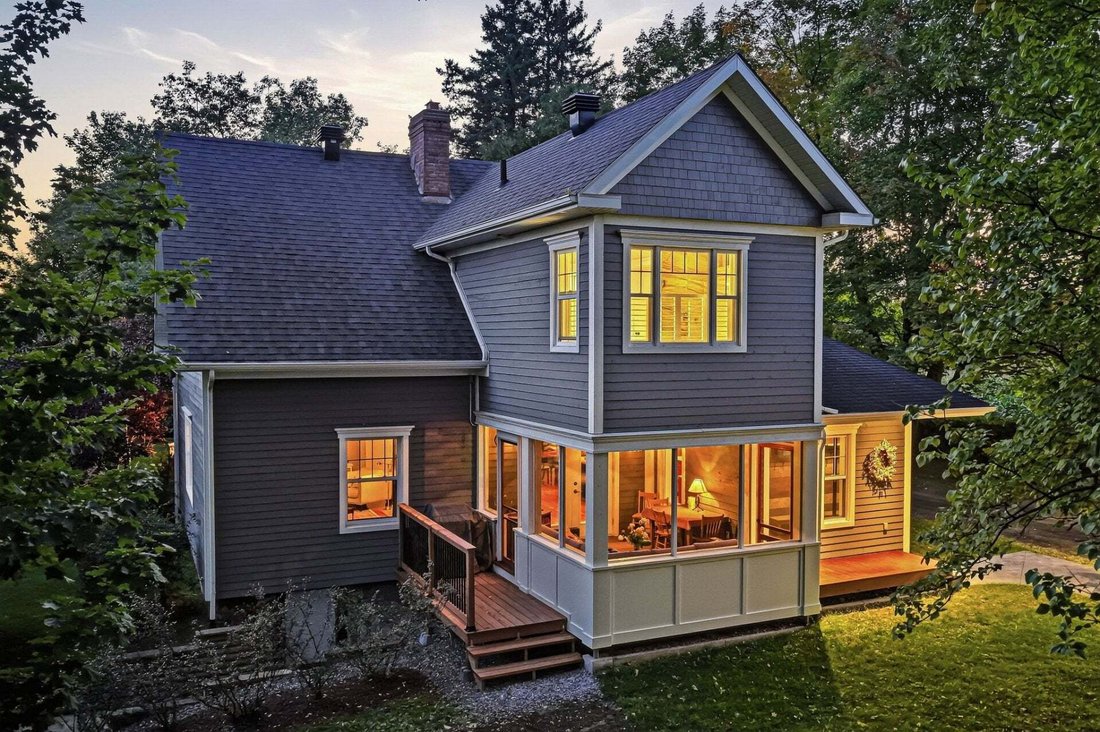 House in Coaticook, Quebec, Canada 3 - 18917565