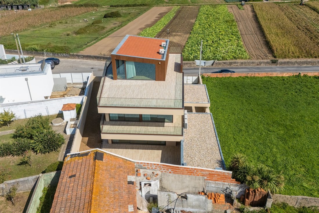 House in Mafamude e Vilar do Paraiso, Porto District, Portugal 2 - 18917743