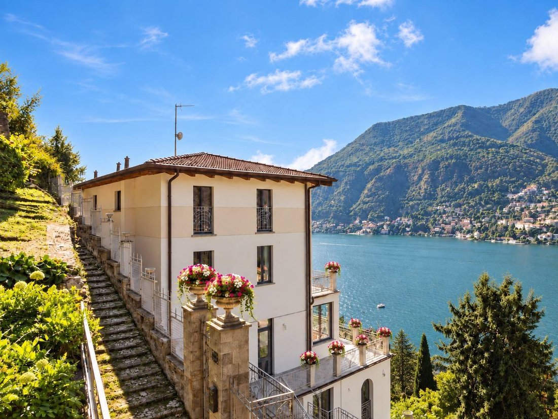 Villa in Torno, Lombardy, Lombardy, Italy 1 - 18912108