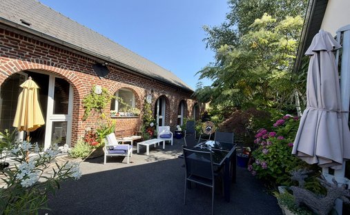 Haus in Centre-Neuf Bourg-Quesnoy-Delsaux-Musée-Cannoniers-Gare, Valenciennes, Frankreich 1