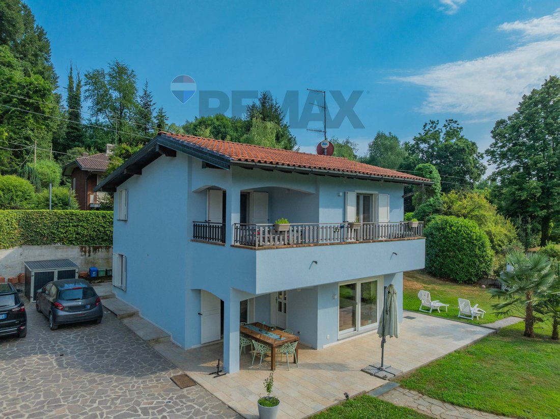 Villa in Vergiate, Lombardy, Italy 1 - 18918235