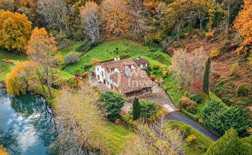 Farm Ranch in Saint-Pée-sur-Nivelle, Nouvelle-Aquitaine, France 1