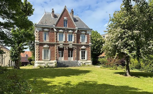 Villa in Petit Pays Delaroche, Calais, France 1