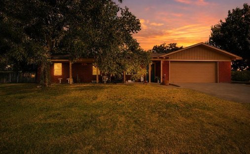 House in Lipan, Texas, United States 1