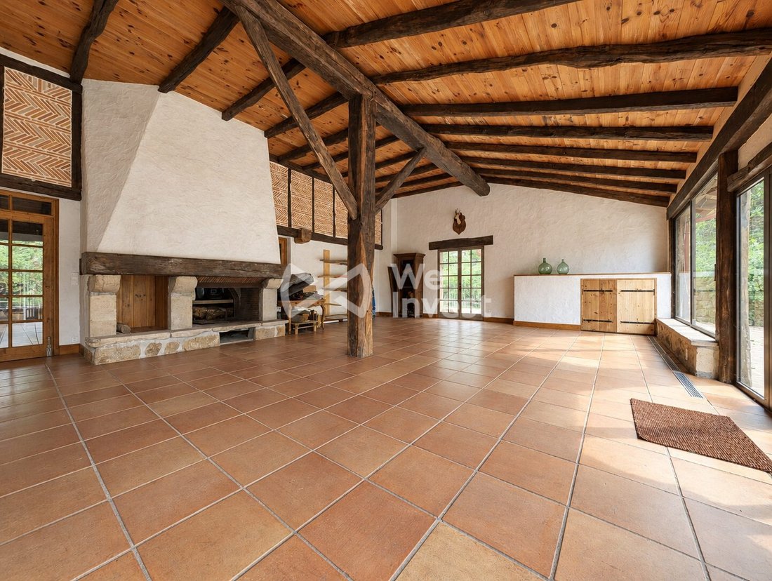 Farm Ranch in Saint-Pée-sur-Nivelle, Nouvelle-Aquitaine, France 4 - 18912653
