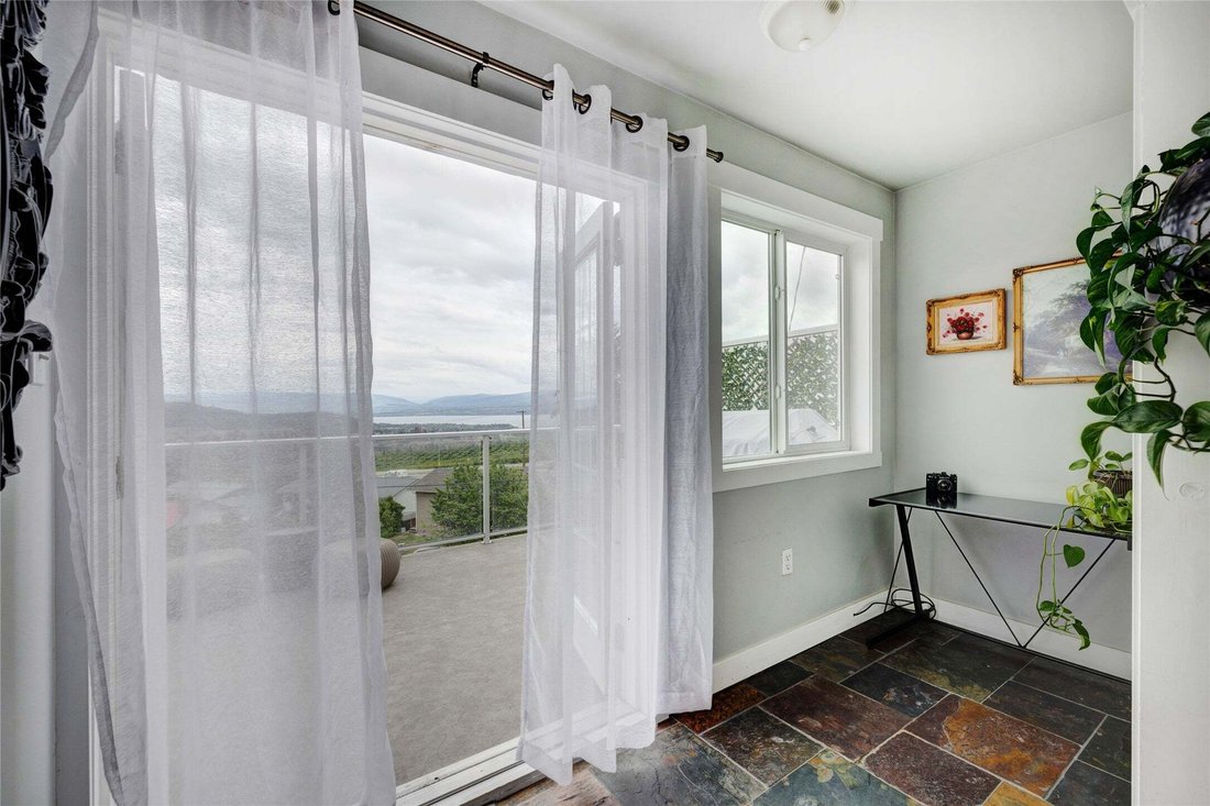 House in West Kelowna, British Columbia, Canada 5 - 18910846