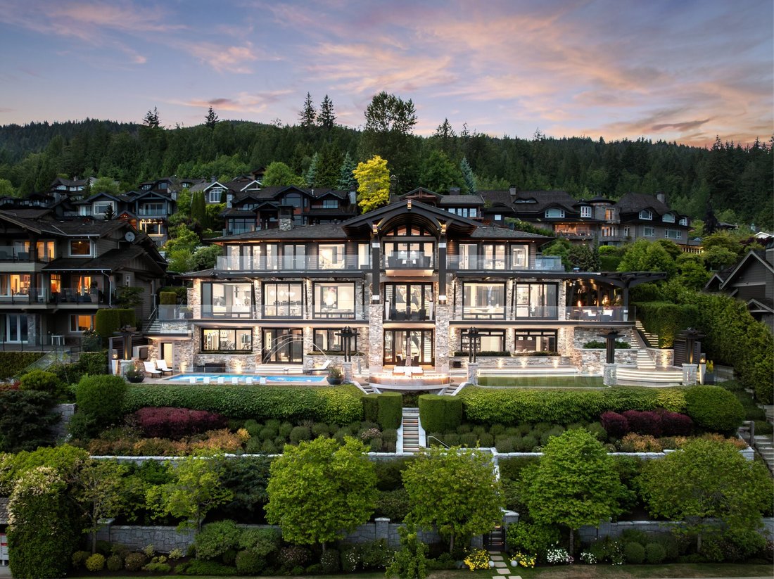 House in West Vancouver, British Columbia, Canada 1 - 18918319