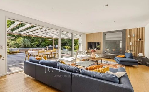 Townhouse in Carignan-de-Bordeaux, Nouvelle-Aquitaine, France 1