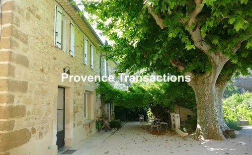 House in Beaumes-de-Venise, Provence-Alpes-Côte d'Azur, France 1