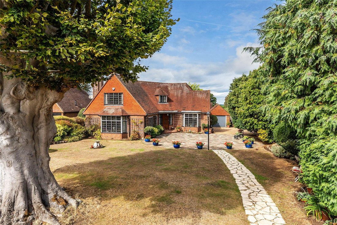 House in Boxgrove, Guildford, England 1 - 18917056
