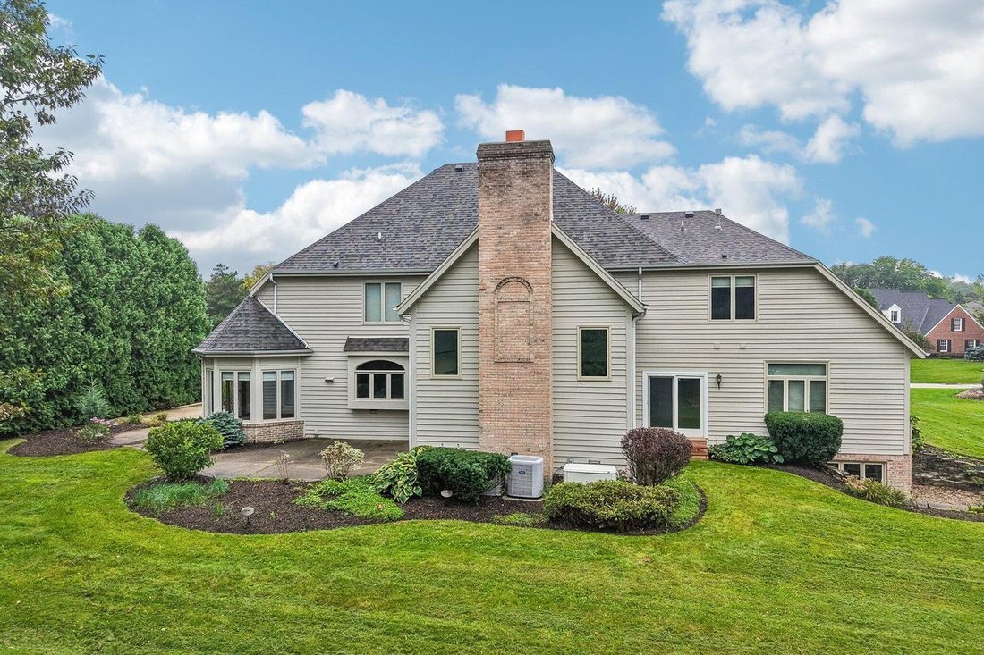 House in Brookfield, Wisconsin, United States 4 - 18909609