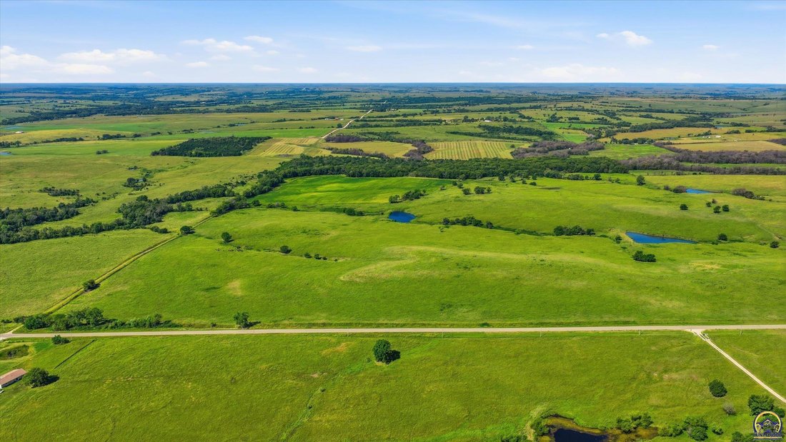 Terreno a Maple Hill, Kansas, Stati Uniti 1 - 18909881
