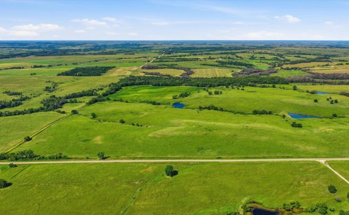 Land in Maple Hill, Kansas, United States 1