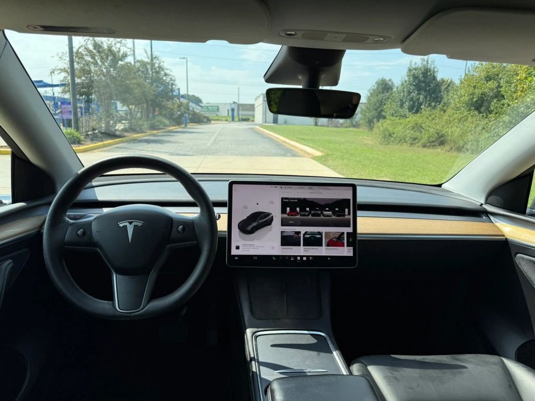 2023 Tesla Model Y Long Range Sport Utility 4D in Lithia Springs, GA, United States 4 - 18904973