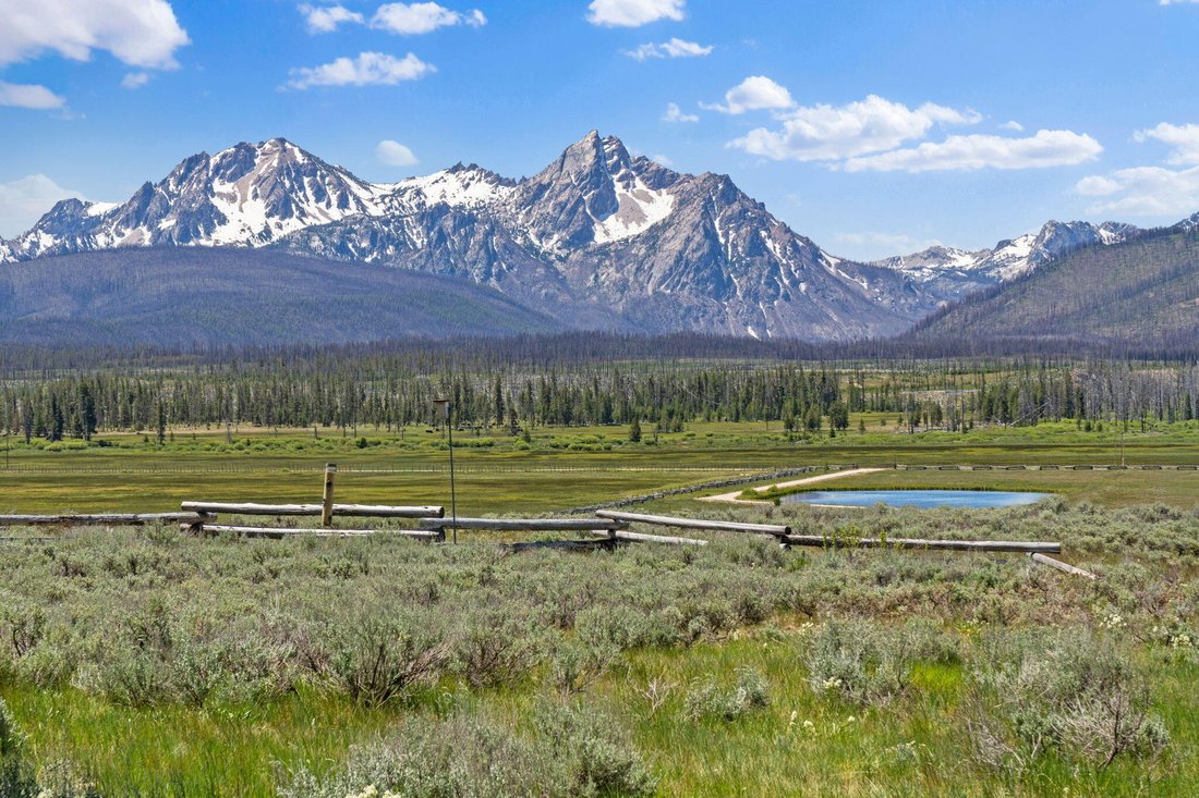 House in Stanley, Idaho, United States 1 - 18914224