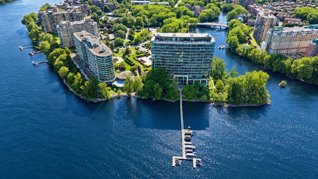Condo in Laval, Quebec, Canada 3 - 18910935