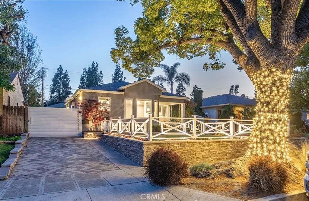 House in Burbank, California, United States 1 - 18910157