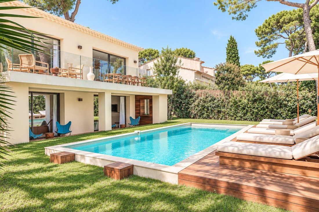 Villa in Vieille Ville, Antibes, France 1 - 18917596
