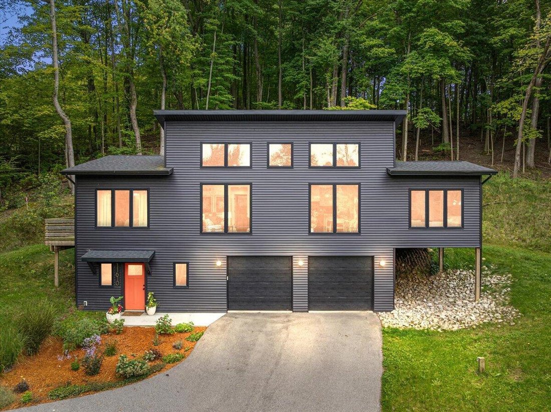 House in Lowell, Michigan, United States 3 - 18910292