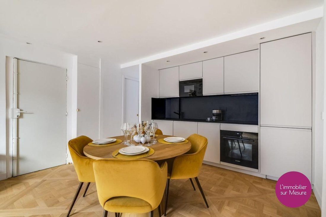 Apartment in Porte Saint Denis-Paradis, Paris 10e Arrondissement, Paris 3 - 18907181